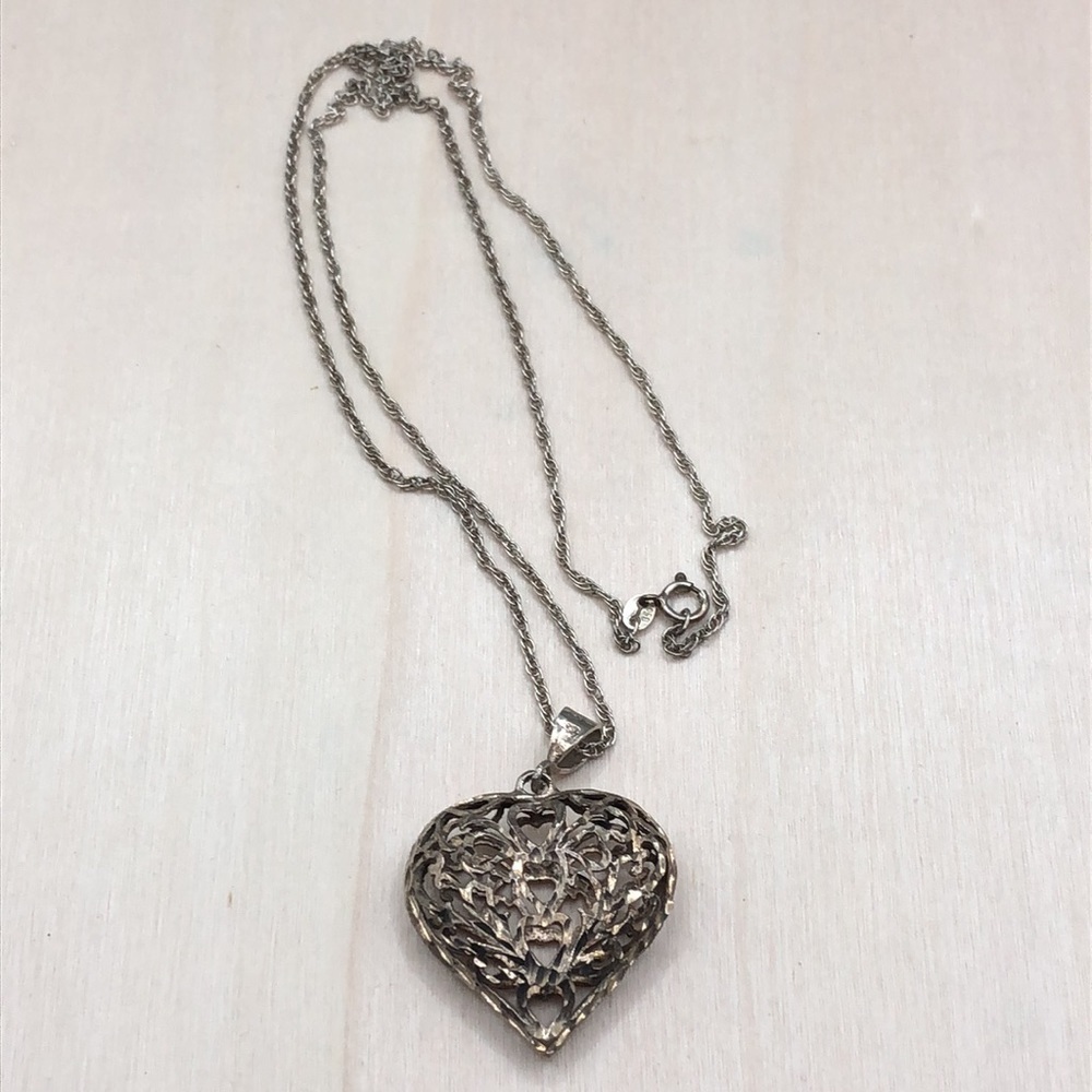 Vintage 950 silver purity chain necklace filigree puff heart sterling pendant.